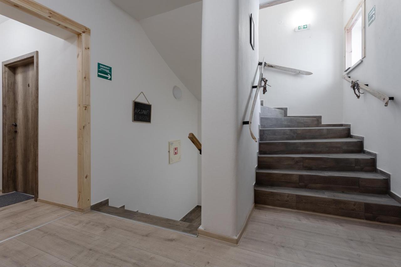 Vlevo Dole Koko Apartment Рокитніце-над-Їзероу Екстер'єр фото